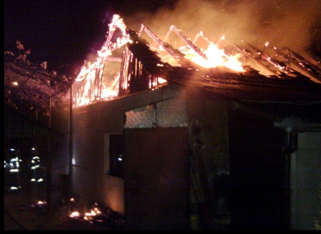 Tragedie in Prahova! O femeie a fost carbonizata intr-un incendiu care i-a distrus casa, in Maneciu Ungureni