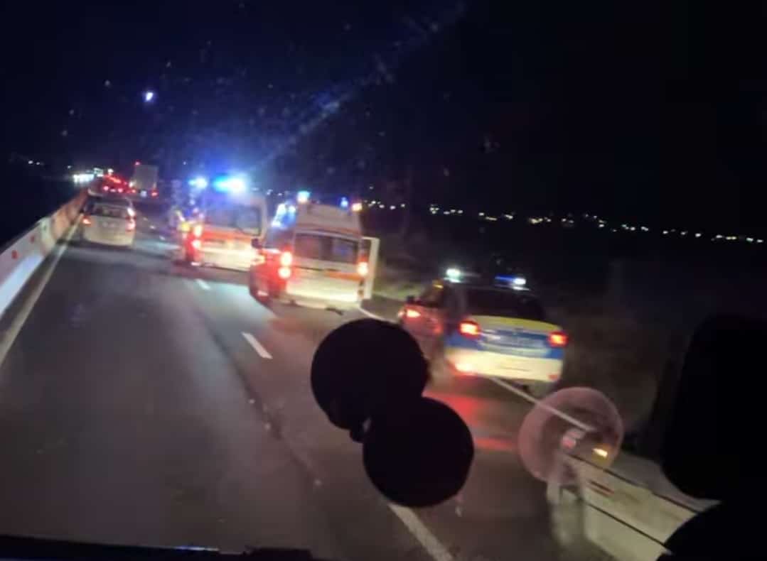 Accident mortal pe DN1, intre Baicoi si Băneşti. Un şofer oprit sa schimbe roata masinii a fost lovit mortal de un alt autoturism