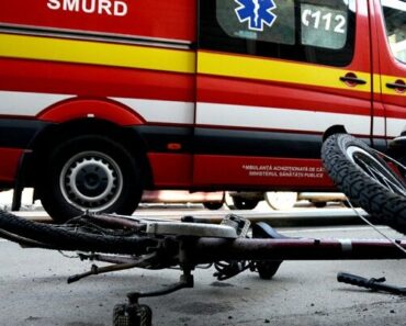 Un bărbat a suferit două accidente, în aceeași zi / A fost lovit de un Mercedes și de un BMW și a ajuns de două ori la spital / Prima dată a fost lovit în timp ce se afla pe bicicletă, iar a doua oară era pieton