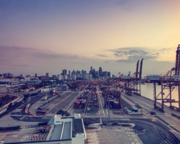 Euractiv: Cel mai mare port din Europa, Rotterdam, „se îneacă în cocaină” / Un record de aproape 70 de tone de droguri a fost interceptat în 2021, în creștere cu 74% față de anul precedent