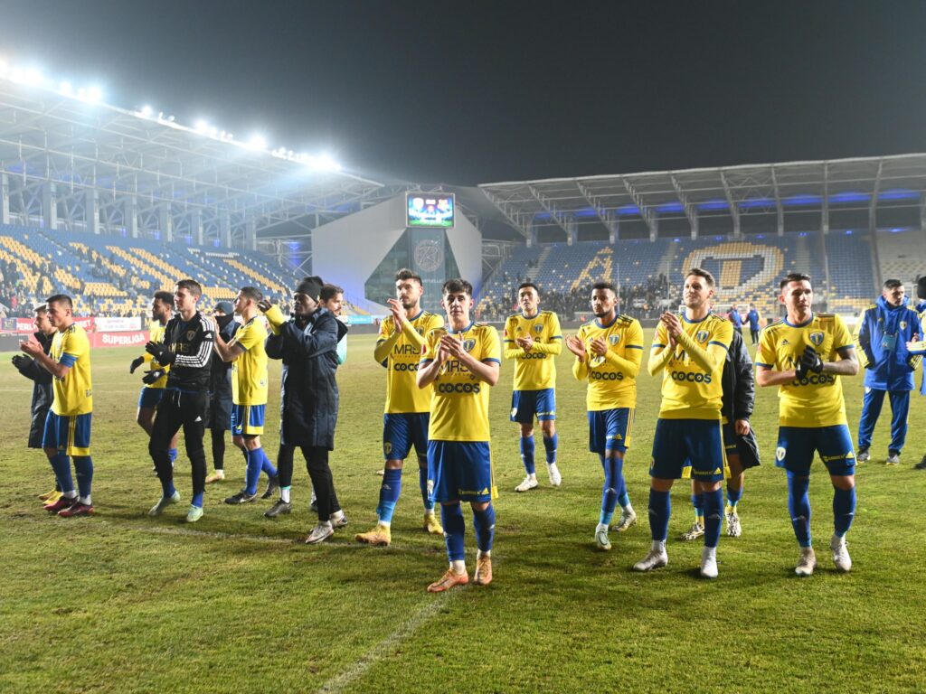 Fotbaliștii Petrolului vor fi activi!
