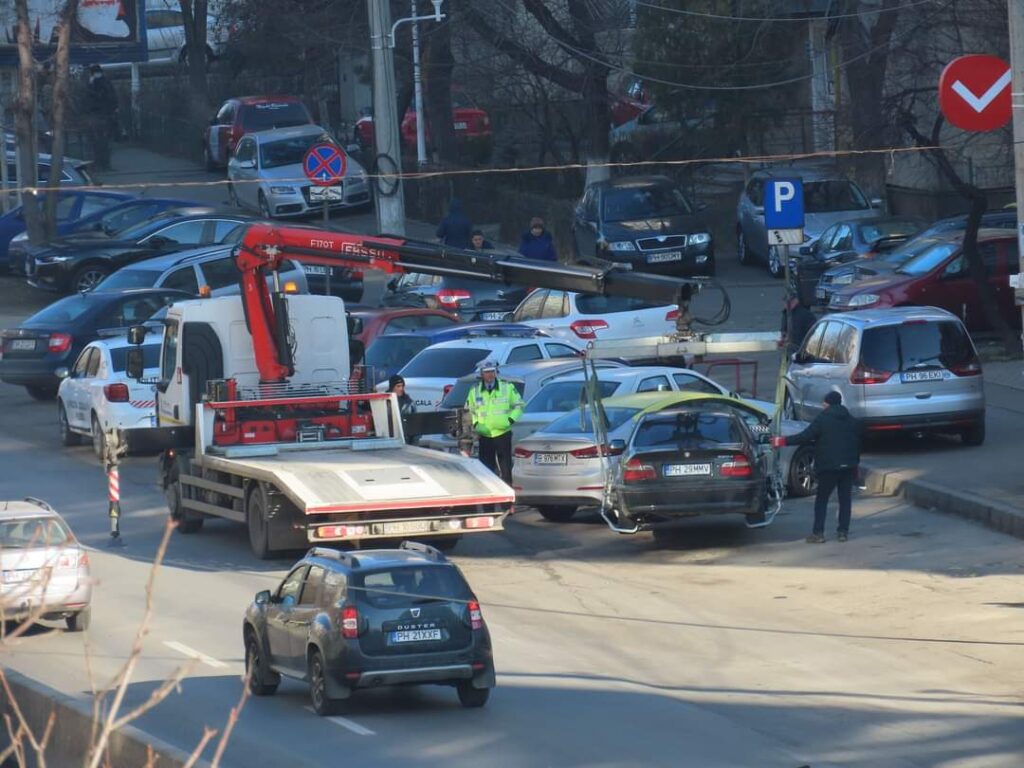 SGU, in actiune! Se ridica masinile parcate neregulamentar, in Bariera Bucuresti
