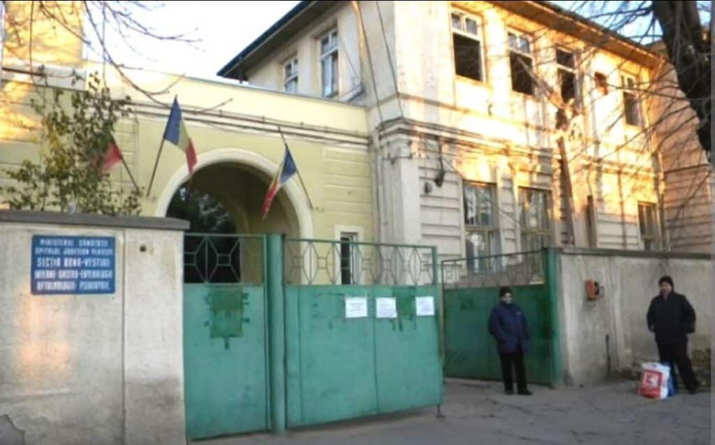 Ploiesti/ Un tanar internat la Psihiatrie, pe strada Buna Vestire, a fugit din spital
