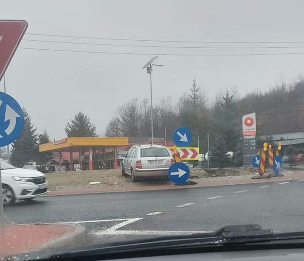 Cornu/ Asta se intampla cand iei literalmente indicatia GPS-ului „intrati in sensul giratoriu”