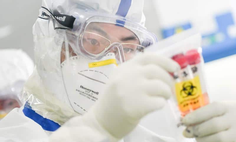 Un accident în laborator – concluziile unui raport al SUA despre cauza cea mai probabilă a pandemiei de Covid izbucnită în China