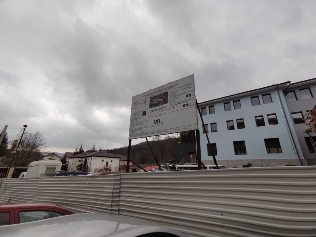 Au fost reluate lucrarile noului spital orasenesc din Sinaia, care se construiește de 32 de ani și nu se mai termină