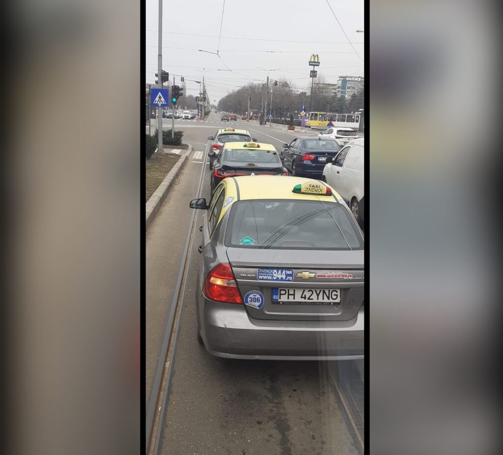 Ploiesti, intersectie Nord/ S-a mutat statia de Taxi pe linia de tramvai?