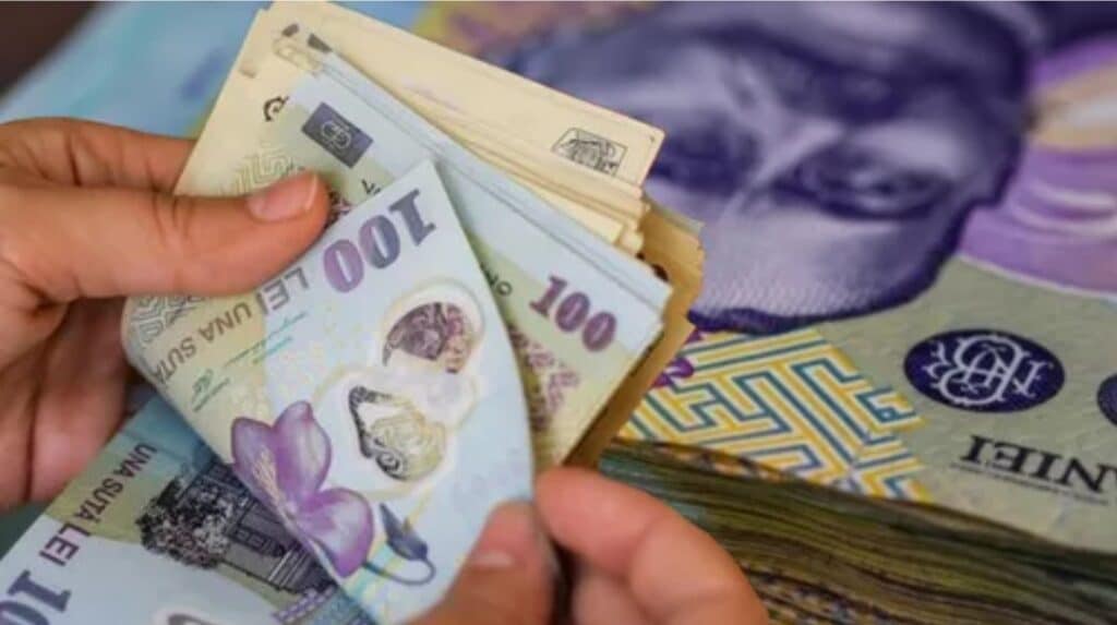Sare pe rană în plină expolozie a inflației: Salariul mediu a scăzut în România