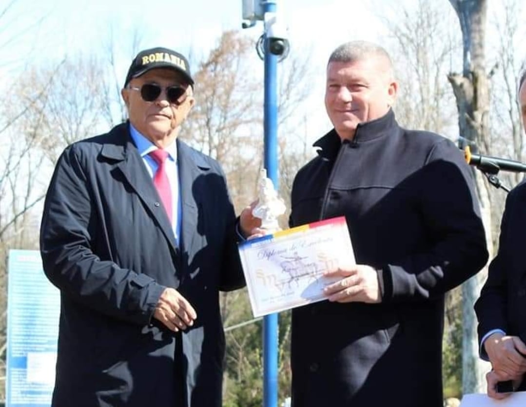 Consilierul local Eusebiu Istrate (Târgşoru Vechi), mesaj de mulțumire adresat presedintelui SMV Ploieşti, Mircea Cosma Consilierul local Eusebiu Istrate (Târgşoru Vechi), mesaj de mulțumire adresat presedintelui SMV Ploieşti, Mircea Cosma