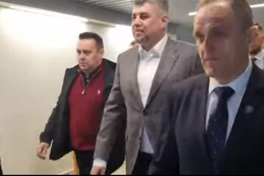 Marcel Ciolacu, la Ploiesti/ Liderul PSD, intampinat de primarul Andrei Volosevici