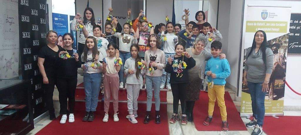 Au inceput „Atelierele de Pasti” 2023, in foaierul Teatrului „Toma Caragiu” Ploiesti