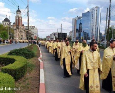 Procesiune de Floriile romano-catolice, sâmbătă, în Ploiești. Circulaţia va fi oprită pe mai multe străzi