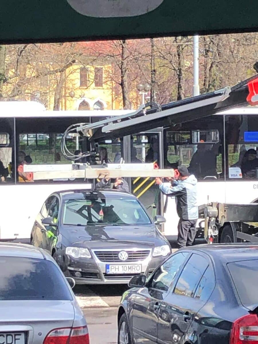 SGU, în acțiune. Se ridică maşinile parcate neregulamentar la Gara de Sud SGU, în acțiune. Se ridică maşinile parcate neregulamentar la Gara de Sud