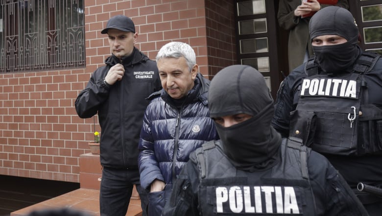 Dan Diaconescu, dus la audieri. Este acuzat că ar fi vrut să cumpere virginitatea unei minore și că ar fi plătit două gemene pentru sex