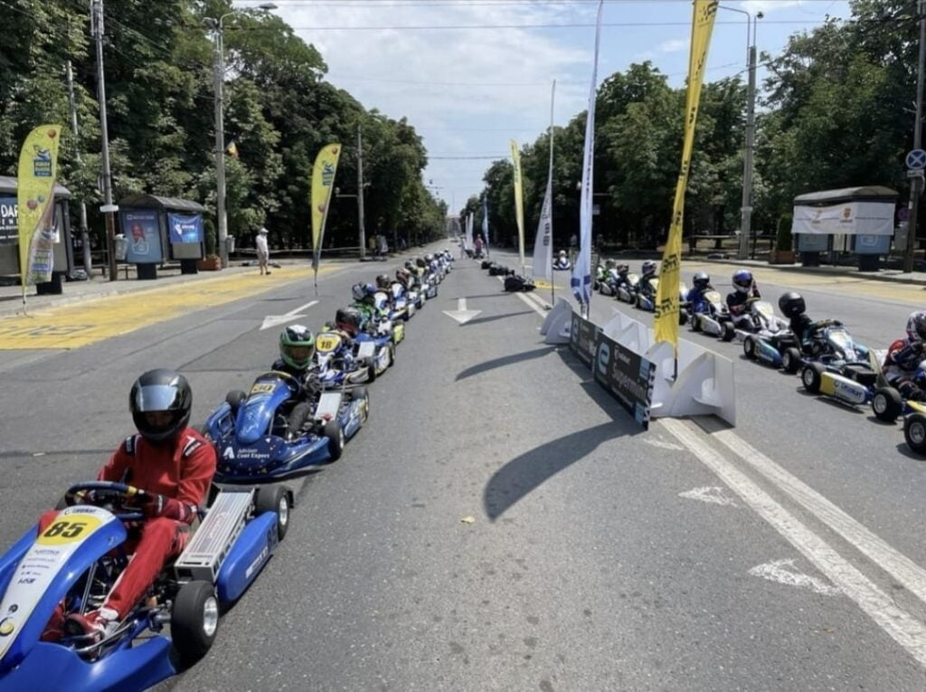 Ploieşti/ Concurs de karting, sâmbătă, pe Bulevardul Castanilor