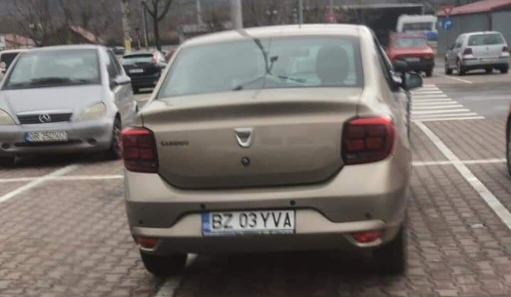 Tusea şi junghiu’! Prea proşti, prea ca la țară