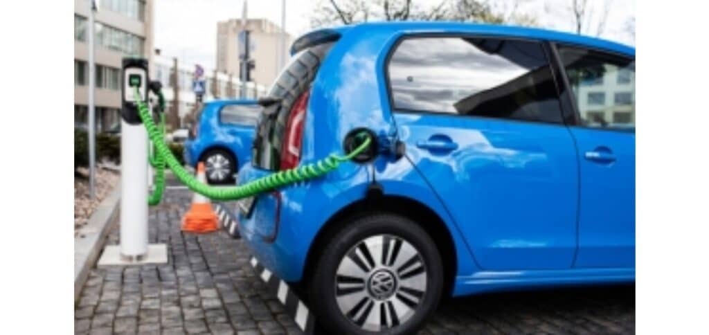 De ce mașinile electrice pot fi considerate aproape de unică folosință
