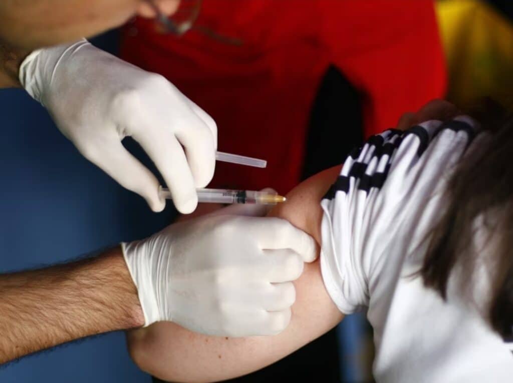 Un vaccin experimental împotriva cancerului de piele, dezvoltat de Moderna şi Merck, a redus cu 44% riscul de deces