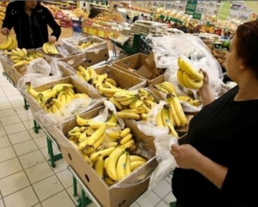 Aviz Kaufland, Cora si Carrefour Ploiesti! Supermarket amendat cu 70.000 de lei pentru că vindea fructe mucegăite
