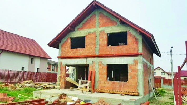 Construcțiile fără autorizație, praf în ochi. Românii, obligați să-și facă proiecte tehnice pentru orice