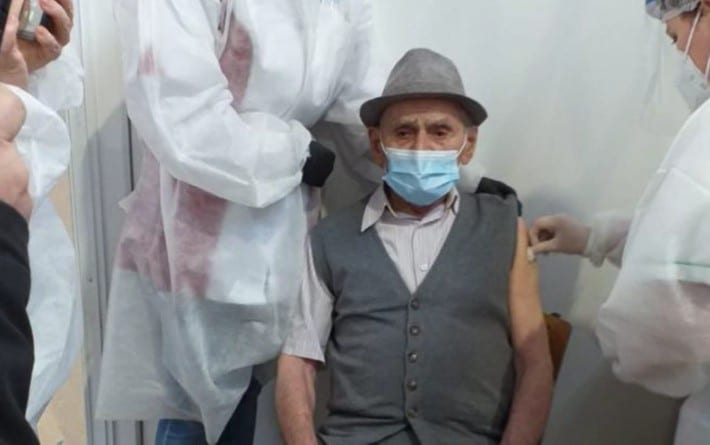 OMS a stabilit. Vaccinarea anti-Covid la persoanele de peste 60 de ani trebuie făcută din 6 în 6 luni
