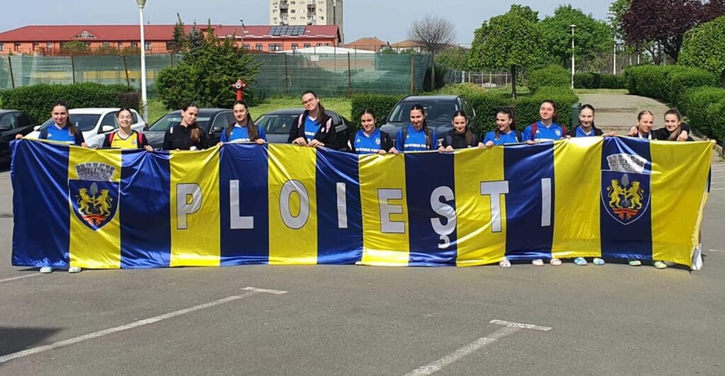 Fetele joacă semifinalele!