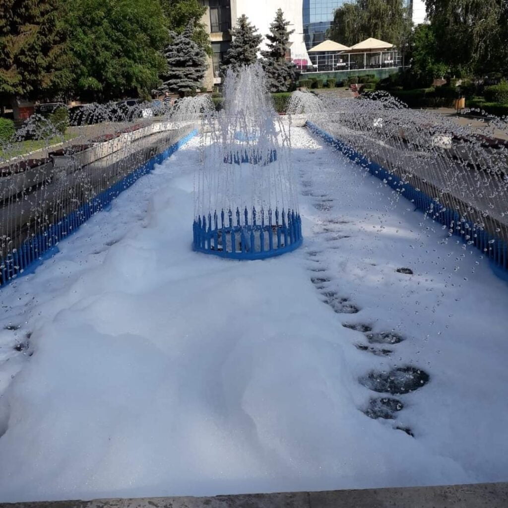 Alo, Politia Locală! Se mai ocupă cineva de golanii care vandalizează TOT, în Ploieşti?