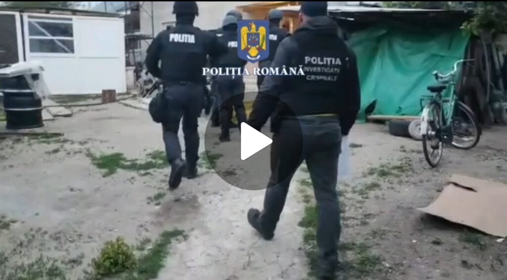 Perchezitii in Ploiesti si Blejoi, la domiciliile unor persoane acuzate de furt calificat