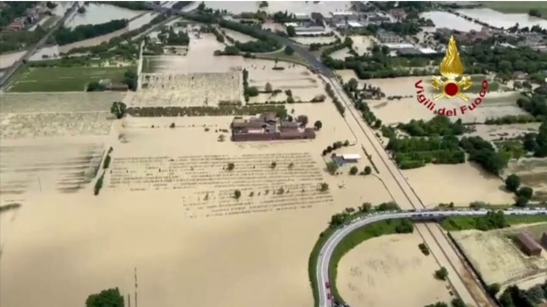 Mulți români printre oamenii loviți de inundațiile catastrofale din Italia. ”Am pierdut tot”