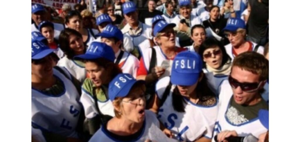 Profesorii ameninţă Guvernul că vor ieşi masiv în stradă, în paralel cu greva generală