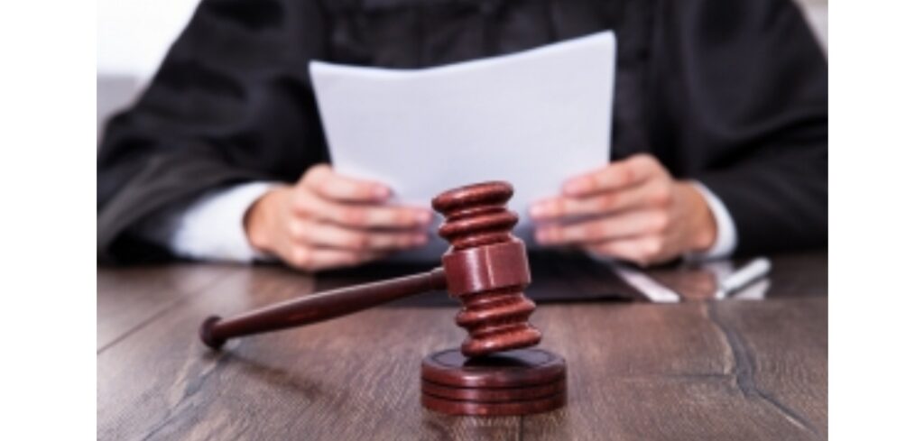 Judecătoare din Iași internată cu forța la psihiatrie – cum își teroriza vecinii