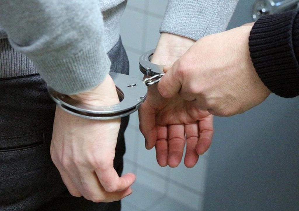 Un câmpinean a furat și vândut un autoturism lăsat pe marginea DN1 pentru că nu mai funcționa! Autorul a fost reținut de polițiști