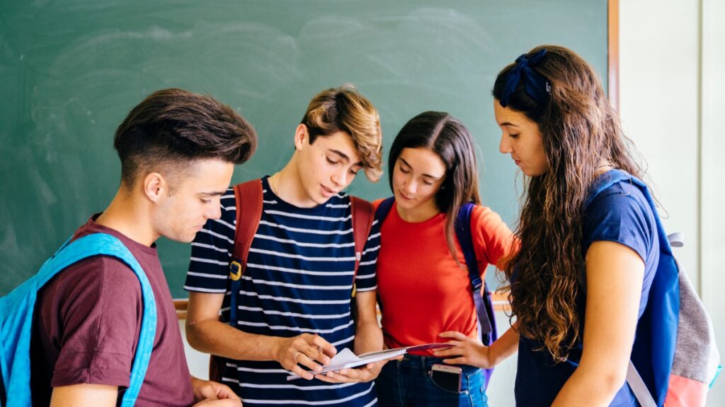 Începe procesul de evaluare pentru elevii din clasele a II-a, a IV-a și a VI-a
