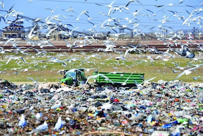 Lovitură cruntă pentru orașele țării. Amenzile de la UE pentru gropile de gunoi, plătite din bugetele locale