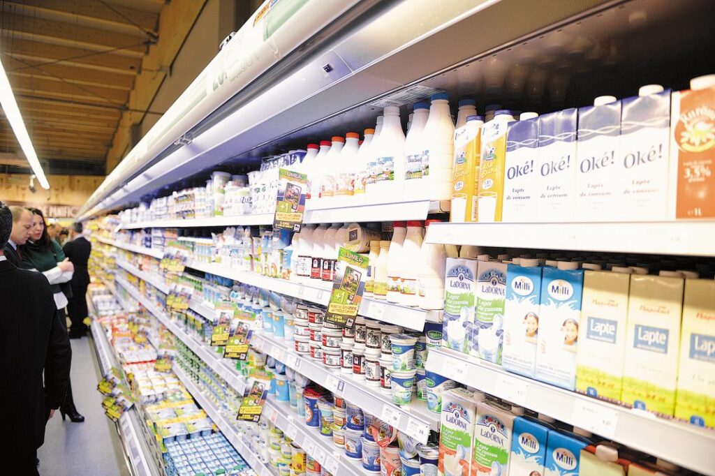Se ieftinește laptele începând cu 1 mai. Ce prevede acordul dintre retaileri şi procesatori