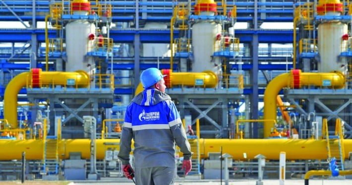 ŢEAPA plafonării preţului la gaz metan. Au ţinut tariful atât de bine „în frâu”, încât plătim cu 25-38% mai mult