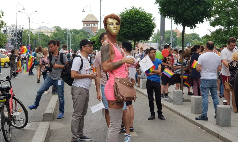 ”Hotărâre istorică”: România să recunoască cuplurile de același sex