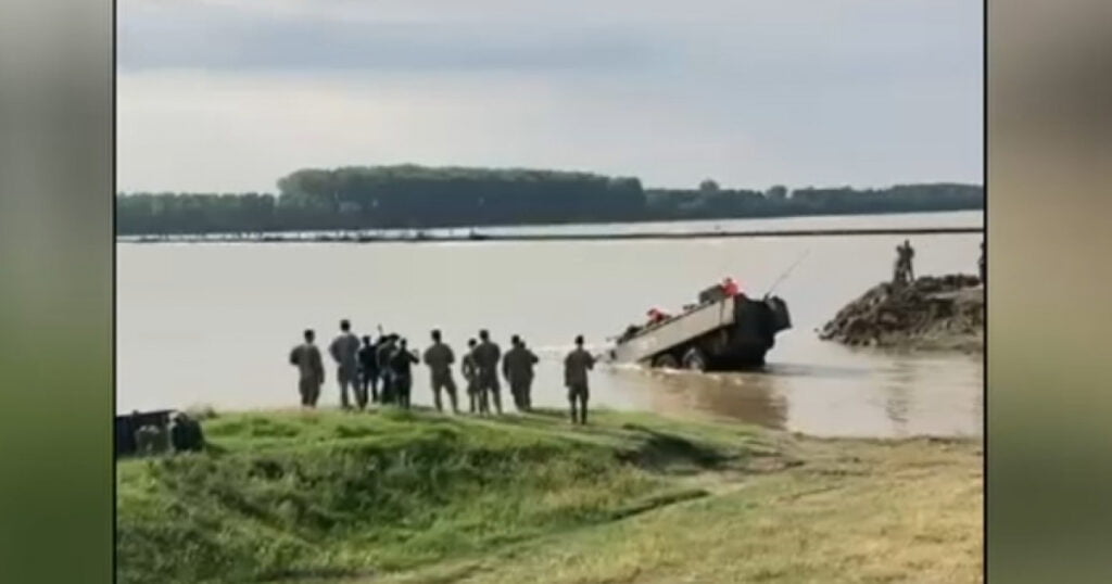 „S-a dus la fund”. O blindată Piranha a Armatei Române s-a scufundat în Dunăre în timpul exercițiilor militare NATO