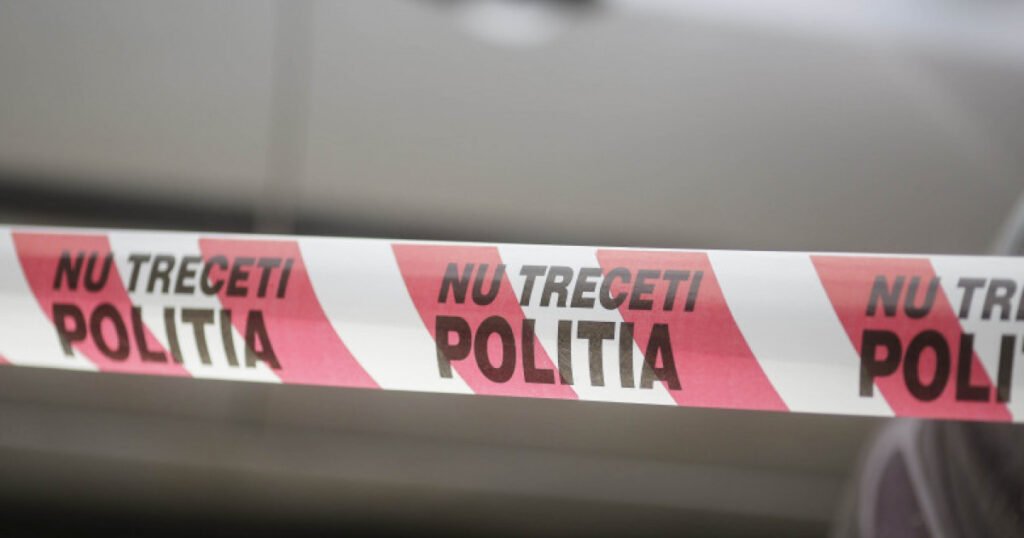 Crimă șocantă în București. Ce le-a spus polițiștilor mama fetei de 12 ani ucise și ascunse în canapea
