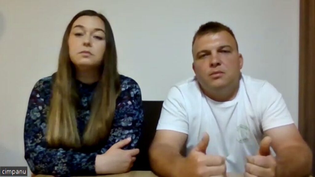 Lovitura dată de doi soţi din Suceava, după ce au adus recolta din Olanda. Produc sute de kilograme, iar unul se vinde cu 50 de lei