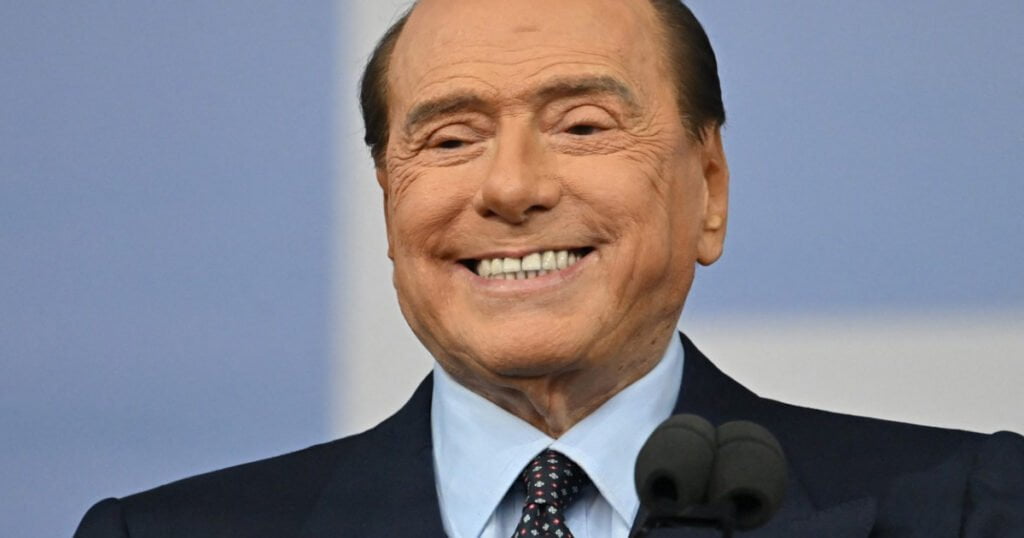 Silvio Berlusconi a murit
