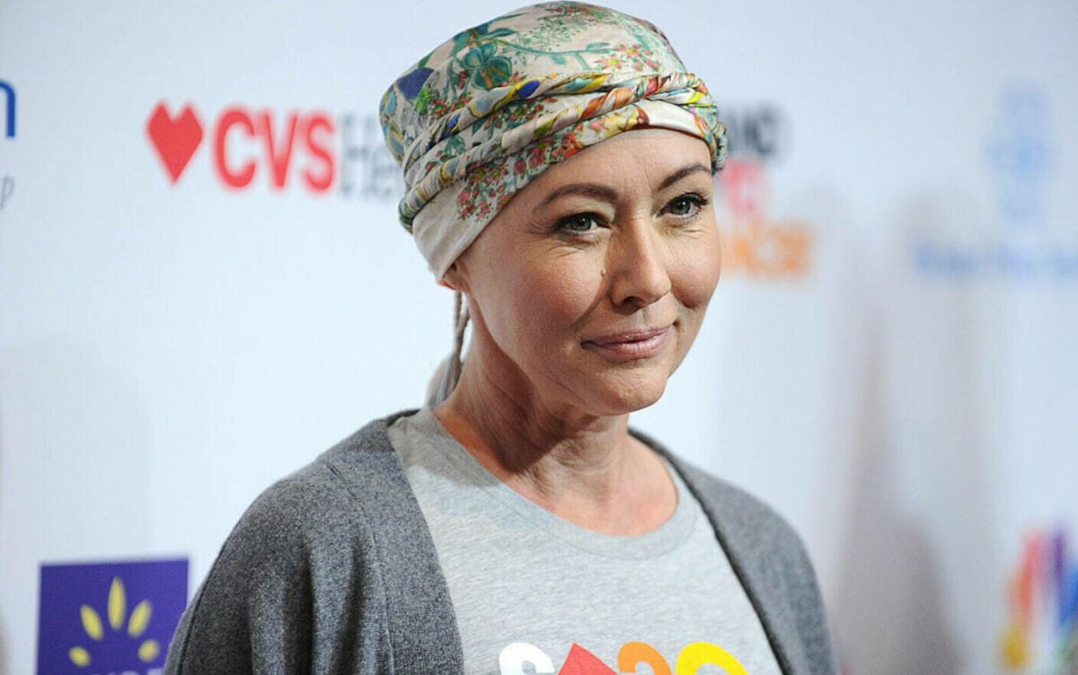 Shannen Doherty a dezvăluit că boala de care suferă, cancer la sân în fază terminală, s-a răspândit la creier | VIDEO