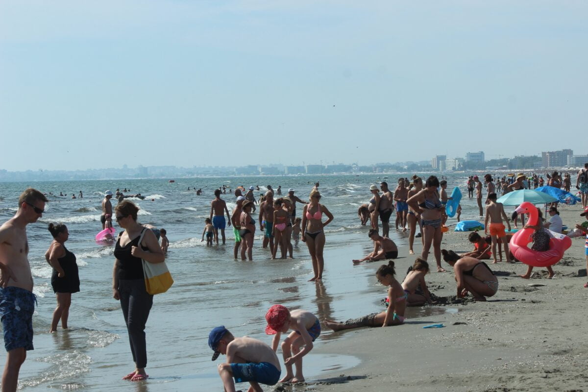 Românii anulează vacanțele pe Litoral din cauza alertei de holeră. Ce spun experții