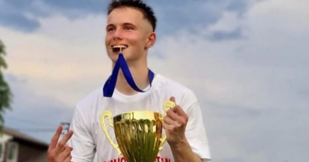 Băiatul de 17 ani, căruia i-a fost amputat un picior după ce s-a rănit încercând să sară un gard, a murit la spital