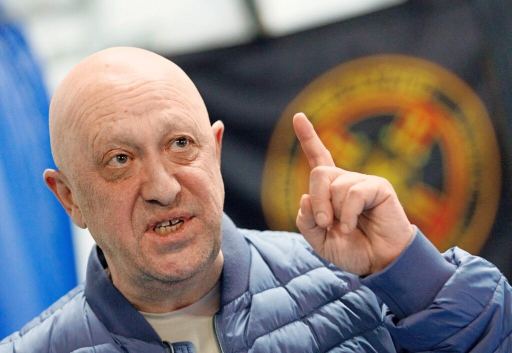 Forţele ucrainene zdrobesc armata rusă, anunţă Prigojin. Ucraina spune că avansează în sud şi că a oprit ofensiva rusă în est