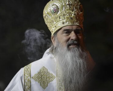Arhiepiscopul Teodosie a fost întrerupt în timpul slujbei. „Să-mi dai banii înapoi, diavole ce ești!”