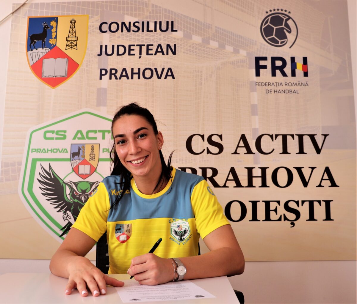 Prima semnătură în galben-albastru!