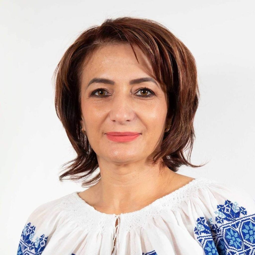 Presedintele PMP Prahova, Catalina Bozianu, printre putinii politicieni care si-au amintit ca astazi este „Ziua Invatatorului”. Ce mesaj a transmis