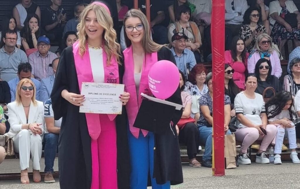 Ani de liceu… la final! O nouă generație se desparte cu mândrie de Colegiul „Mihai Viteazul” Ploieşti