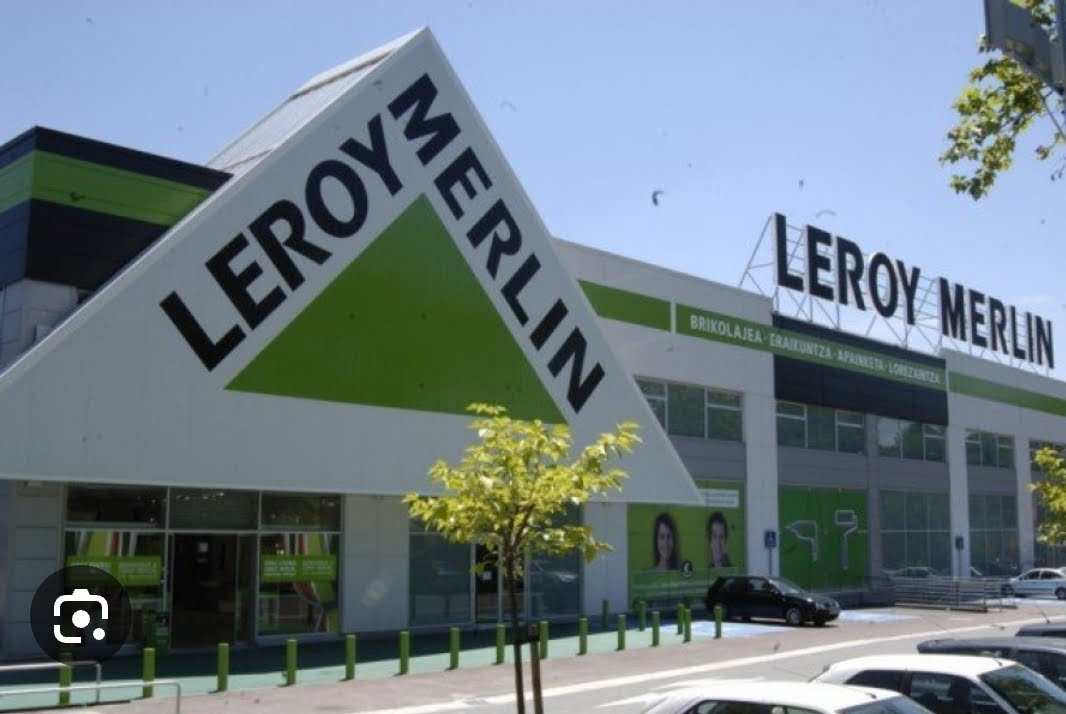 Un prahovean „a poftit” la scule si unelte din Leroy Merlin. Acum are dosar penal pentru furt, prejudiciu 2000 lei
